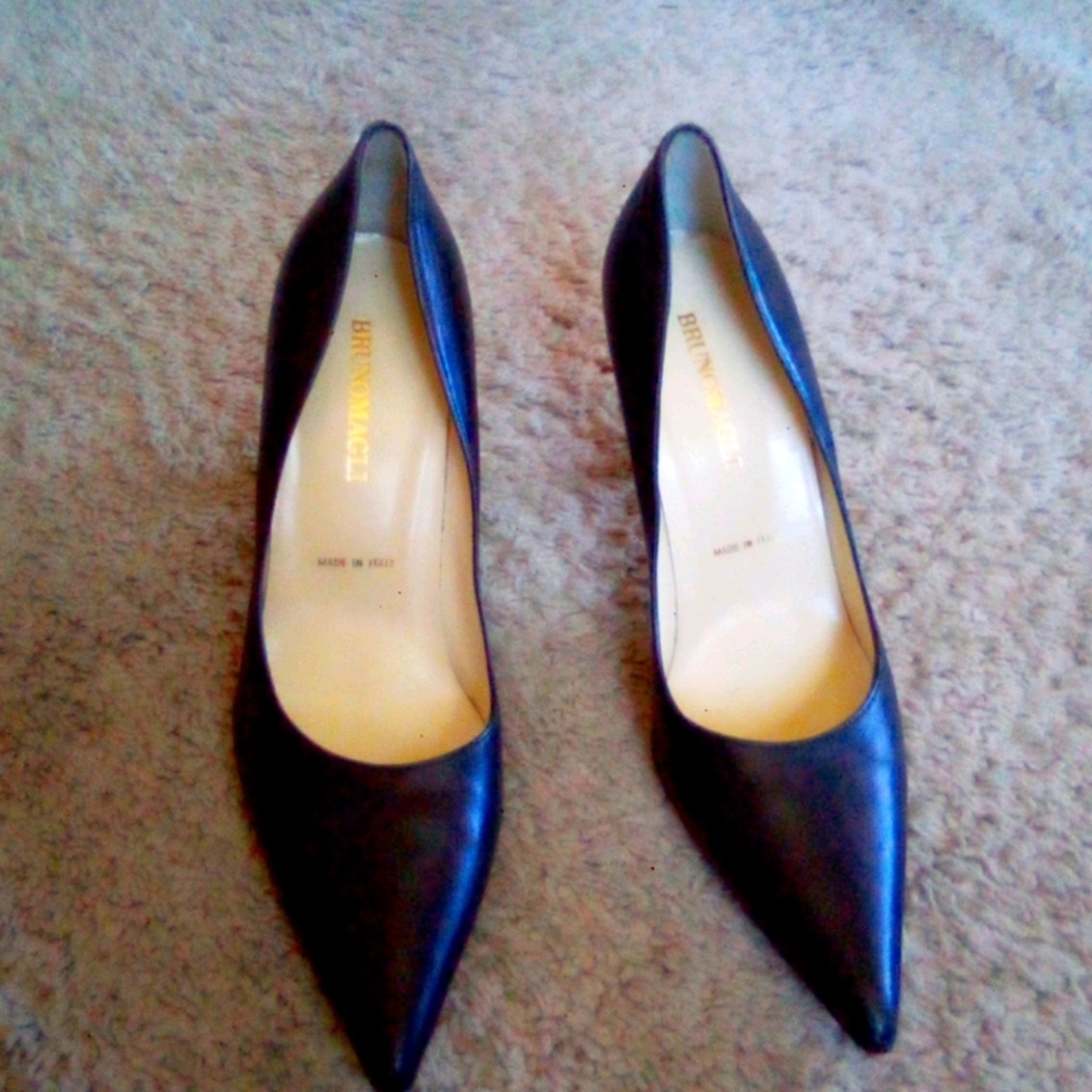 Bruno Magli Black Stiletto shoes